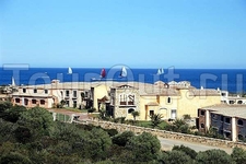 Colonna Beach Hotel & Resort
