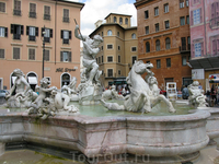 Фонтан «Нептун» на площади  Навона - одной из самых знаменитых площадей барочного Рима.