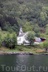 какая-то церковь на берегу фьорда