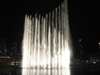 Танцующие фонтаны в Дубай Молле.