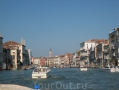 Главный канал Венеции - с этого ракурса город не отличить от Петербурга.