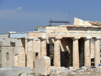 Этот памятник древнегреческой высокой классики был построен в дорическом стиле, а в качестве основного материала выступал местный мрамор – почти белый ...
