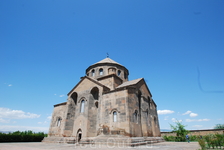 Церковь святой Рипсиме является частью Эчмиадзинского монастыря, была построена в 618 году.
По легенде, здесь раньше было древнее языческое капище, где была замучена и убита Святая Рипсиме, которая н