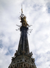 Шпиль Собора венчает позолоченная фигурка Мандоннины, покровительницы города. Высота фигуры 4,46 м.