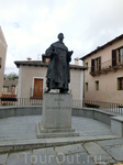 Здесь родился тот, кого Мануэль Мачадо назвал величайшим поэтом среди святых и величайшим святым среди поэтов - Хуан Йепес д’Альварес, святой Хуан де ла ...