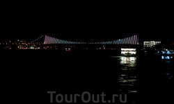 Мост через Босфор. Ночная подсветка