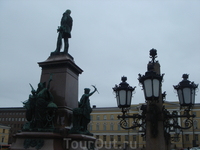 ...памятник русскому царю Александру II