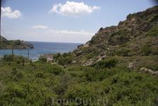 Типичный ландшафт средиземноморского побережья Родоса. Внизу прячется пляж Ладико