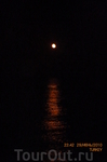 Луна, море.