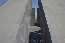 Цицернакаберд, памятник жертвам геноцида армян 
