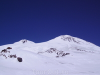 Вот он и Эльбрус!
Высота одной вершины-5620, другой-5642 м. над уровнем моря!