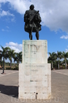 Статуя губернатора города Николоса де Овандо на Площади Испании