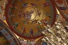 Галилея. Греческая церковь Собора 12 апостолов. Роспись церкви потрясает и очаровывает.