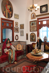 Интерьеры дома и свадебные наряды тунисских невест.
Дочь владельца этого дома сделала из него музей, теперь туристы могут не только гулять по скромным ...