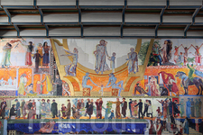 в ратуше Осло огромные настенные росписи были сделаны несколькими известными норвежскими художниками начала XX века