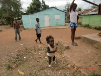 Простая жизнь соседей с Гаити