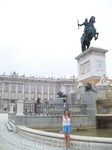 двоцовая площадь с памятником Филипа IV