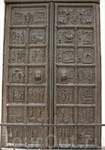 Магдебургские (Корсунские, Плоцкие, Сигтунские) врата. По одной из версий эти врата сделаны в 1153 году в городе Магдебурге и предназначались для собора в Плоцке. С середины XV века бытовала легенда, 