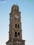 В 1906 году над главным входом в хан была построена красивая башня с часами. Подобные башни с часами были построены также в Яффе и в Иерусалиме.