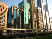 Sheikh Zayed Road - самая престижная улица Дубай