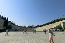 Стадион Панатинаикос является одним из самых знаменитых в мире. Он один из древнейших в мире: он был построен около 566 года до н.э., а перестроен в мрамор ...