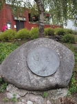 Камень в честь сказительницы Параскевы Никитиной и записывателя её рун