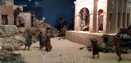 Если кто читал мой рассказ про поездку в Вальядолид, то там огромный вертеп выставлен круглый год (посмотреть можно тут http://tourout.ru/travels/7334/images/25 ...