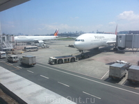 Всё - пора на самолёт, без задержек и проблем долетели до Манилы!