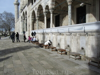 место для омывания ног в мечети Сулейманиё