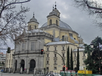 Real Basílica de San Francisco el Grande была построена в 1761–1784 годах. Архитектор Francisco Cabezas, строительство начиналось под управлением Antonio ...