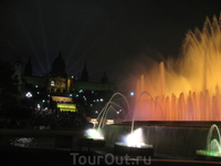 Знаменитый поющий фонтан в Барселоне. Зрелищно!