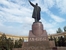 А это памятник В.И.Ленину на одноименной площади А это памятник В.И.Ленину на одноименной площади