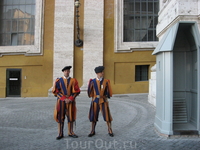 Швейцарские гвардейцы в Ватикане