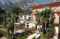 Фото отеля Hotel Bellariva Riva del Garda 