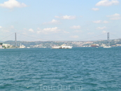 Босфорский мост — первый висячий мост через Босфорский пролив. Он соединяет европейскую и азиатскую части Стамбула.