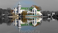 Гостиничный комплекс "Луксор" находится в очаровательном уголке города-курорта на берегу озера, в парковой зоне Горячего Ключа