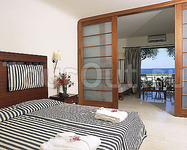 Minos Palace Hotel & Suites