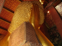 24 декабря 2010. Бангкок. Храм Золотого Лежащего Будды.