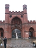 Бывшие Росгартенские ворота Кёнигсберга рядом с музеем янтаря. Центральная часть.