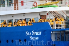 Участники экспедиции на борту судна "Си Спирит"