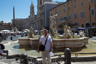 Мой супруг на площади Навона в Риме. Автор всех фотографий