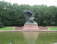 Памятник Фредерику Шопену
