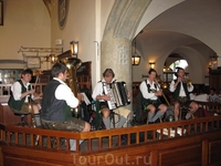 Hofbräuhaus - оркестр.