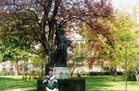 Статуя Свободы в Люксембургском саду