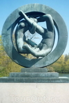 Парк скульптур, посвященных основному инстинкту