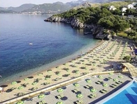 Maestral Resort and Casino