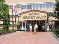 Aranypart Hotel