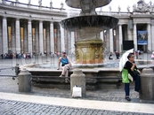 Фонтан на площади Петра и Павла исторгает святую воду
