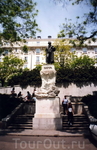 Памятник художнику в Мадриде
