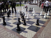 шахматная доска на площади